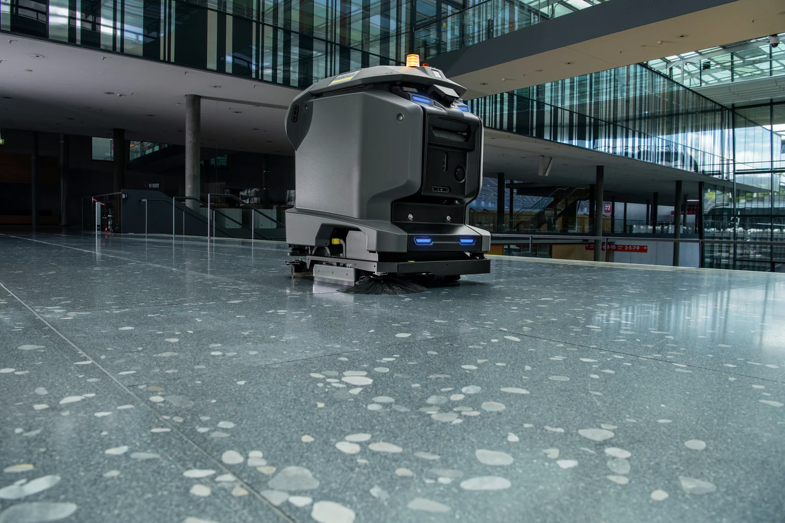 Karcher Professional Autonomous Robotic Scrubber Drier KIRA B50 - Image 6